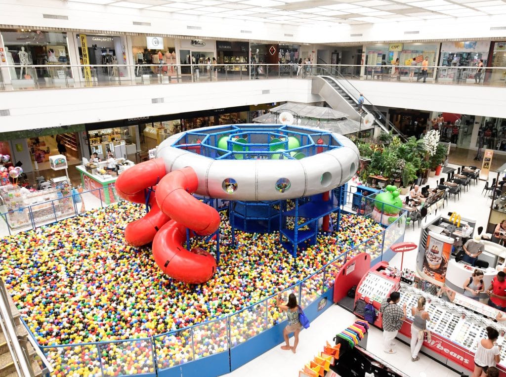 Space Ball é Atração De Férias No Shopping Parque Balneário